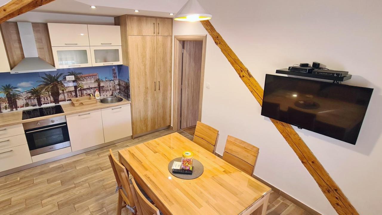 Attic Split Apartment Near City Centre Eksteriør bilde