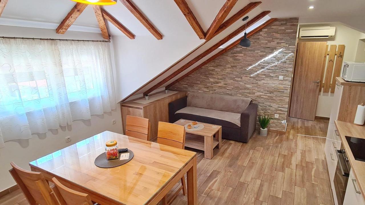 Attic Split Apartment Near City Centre Eksteriør bilde