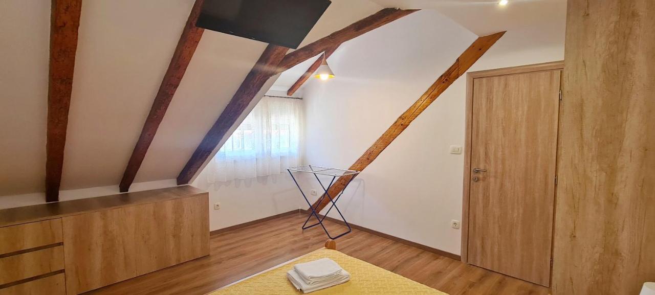 Attic Split Apartment Near City Centre Eksteriør bilde