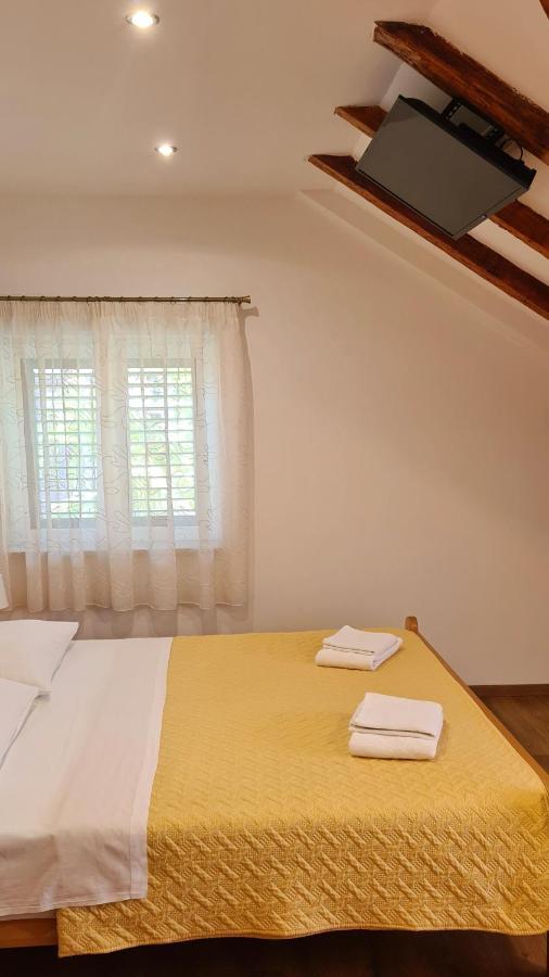 Attic Split Apartment Near City Centre Eksteriør bilde