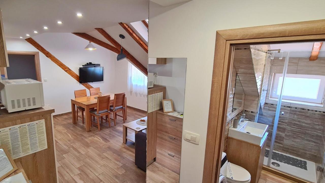 Attic Split Apartment Near City Centre Eksteriør bilde